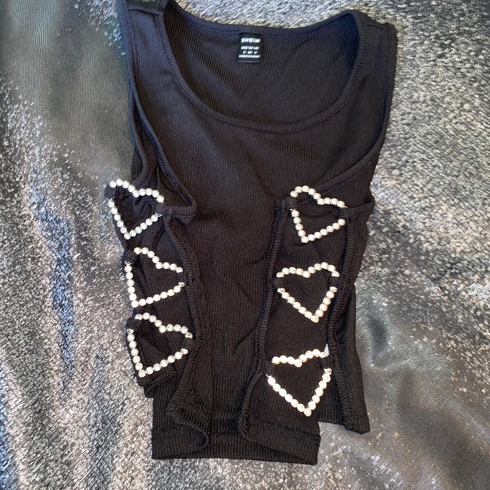 Cute side cut crop top